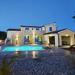 House Marly With Private Pool Vakantiehuis *