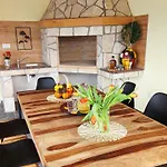 House Marly With Private Pool Vakantiehuis