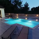 House Marly With Private Pool Vakantiehuis Kras