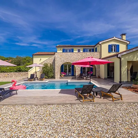 House Marly With Private Pool