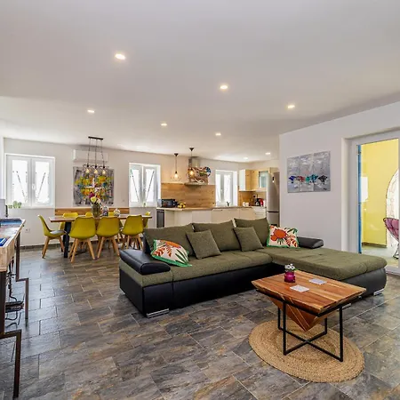 House Marly With Private Pool * Kras