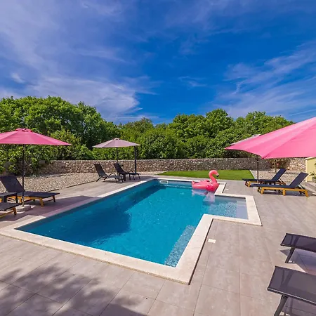 House Marly With Private Pool