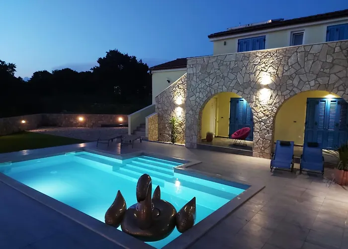 House Marly With Private Pool 別荘 Kras