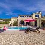 House Marly With Private Pool