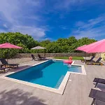 House Marly With Private Pool