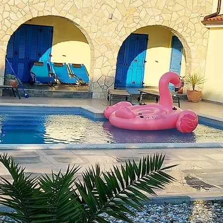 House Marly With Private Pool