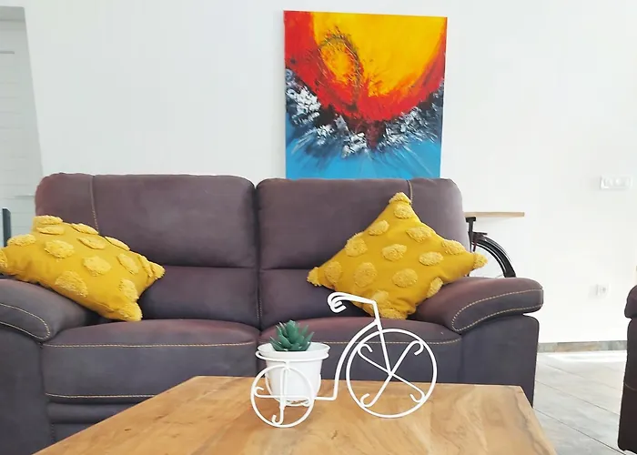 House Marly With Private Pool 度假居 *