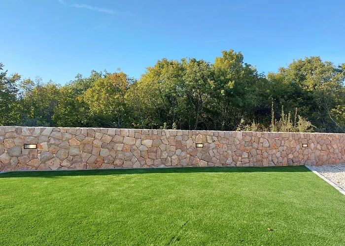 House Marly With Private Pool 度假居